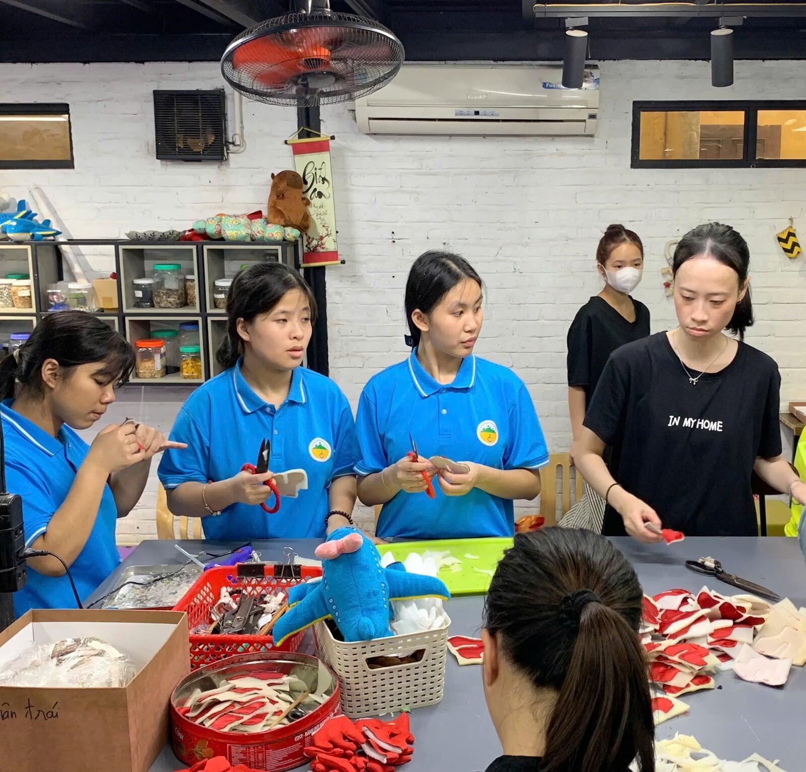 Mảnh vải Phiêu Lưu Ký: Câu chuyện được may dệt lên từ Kym Việt